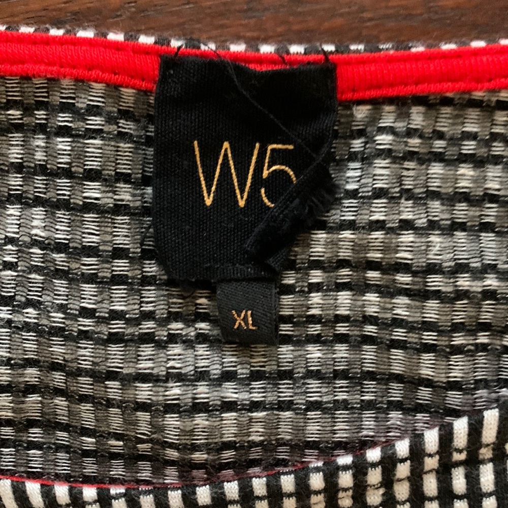 W5 Top - Picture 5 of 5